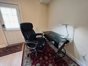 2 bedrooms, 1 bath, large livingroom & kitchenette - Image 3