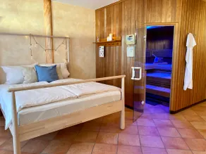Wellness suite with private sauna and hot tub - Image 3