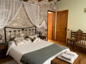 La Farraja de Cal Farrés, rural house 1 h. from BCN: swimming pool, bbq, garden. - Image 2