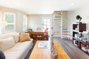 Cape Cod-Style Home near Bird Rock - Image 2