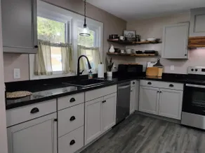 The House on Oak Grove - Image 4