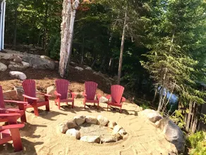 Muskoka Majesty The Sugarbush Cottage - Image 4
