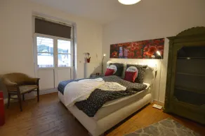 Imperial court post, with hot tub + 2 terraces - Image 2