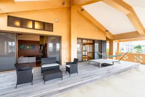 Expansive Balcony, BBQ, Jacuzzi, Sleeps up to 13! - Image 2