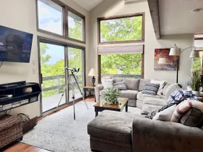Luxurious mountain beauty with all the amenities - Image 2