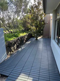 Modern 3 bed 2 bath house, parking and outdoor space - Image 5
