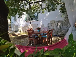 The Gold fish house in Miraflores de la Sierra - Image 2