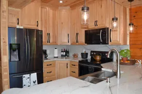 Country Charm Log Cabin - Image 4