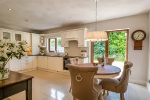 Carey’s Townhouse - Image 2