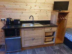Kingsley Glamping Pods - The Beech Pod - Image 5