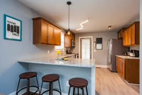 (B) Renovated home! Less than 4 miles to downtown! - Image 5