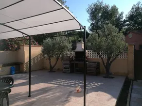 Family home with hot tub - Image 3