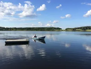 House by lake, Jacuzzi - Image 3