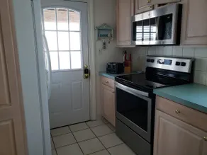 Ocean Block Single Family Home - Open floor plan & pet friendly! - Image 5
