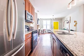 Modern & Large House ❤️  10 Bed / 4 Bath / 2 Kitchens | Host 26 Guests - Image 5