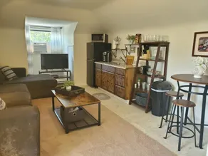 Rustic One Bedroom - Image 5