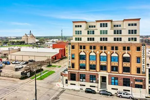 Modern Downtown Domicile - Image 5