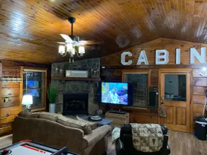 Log Cabin Minutes to Dollywood all Pigeon Forge - Image 2