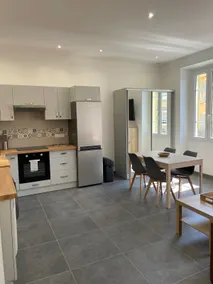 Renovated 2-room 40 m² apartment, Port de Nice - Image 5