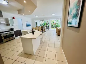 BIG 4 bedroom house Bribie, Sandstone Point - Image 4