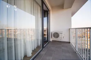 Bright & Elegant Central Apartment - Image 2