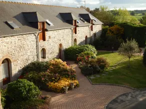 Charming cottage, private terrace, heated pool - Image 5