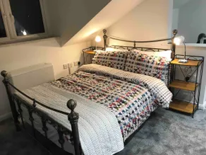 Studio Apartment. Close to Hospital. Town centre - Image 2
