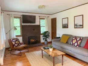 Cabin by the woods, Hunter Mountain & Kaaterskills - Image 3