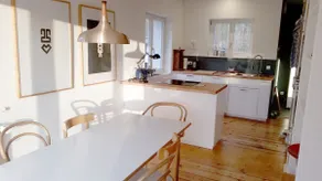 Idyllic house on the river - Image 5