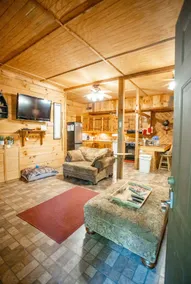 Rustic Cabin Moonshiners Retreat Cabin - Image 5