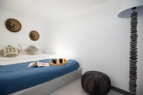 Jonaz Suite, Ornos beach (4pax) - Image 4