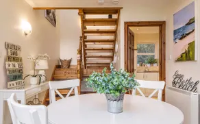 Beachcombers Cottage - Modern Luxury -WIFI-Netflix - Image 4