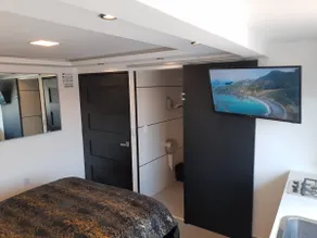 Luxury suite with kitchen and bathroom - Image 4