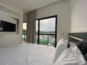 Downtown ⭐ loft, TV w/ YouTube, split air, kitchen - Image 2