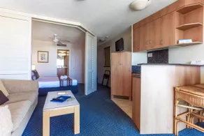 Beachfront Mooloolaba -7th Floor Landmark resort - Image 3