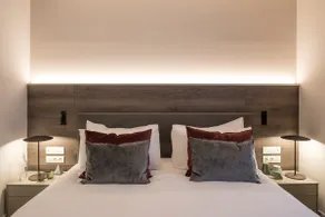 Luxury penthouse, rooftop pool - Image 3