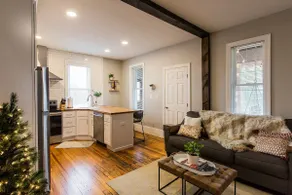 Lancaster Charm Meets Modern Elegance- 3 Bedroom - Image 5