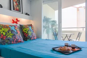 Air-conditioned studio with private garage - Image 2