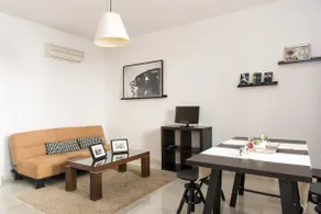 FLAT IN THE CENTRE. NEW WIFI - Image 2