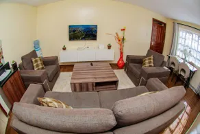 3 bedroom condo with wifi&parking near Rupa - Image 2