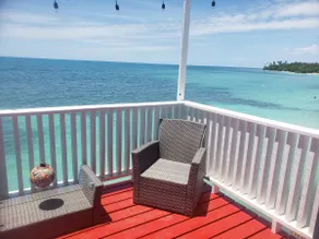The Red Door Beach House, Buye Beach - Image 3