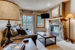 Premier Red Hawk Lodge 2 Br-Walk To Slopes-Kids Ski Free Condo - Image 2