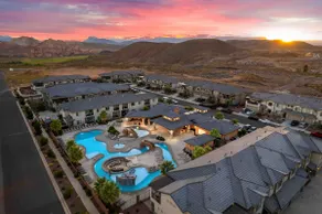 Zion Boho Escape & Private Hot tub! Sleeps 18 - Image 2