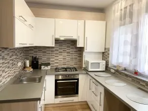 Modern two bedroom flat with balcony - Image 5