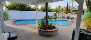 Spacious one bedroom studio, with private bathroom - Image 2