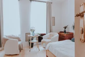 Quiet apartment on Liberation Square - Image 2