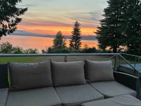 Peaceful Hood Canal Beach House - Image 3
