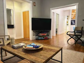 7B 3BA Private Unit in Lincoln Park near Wrigley - Image 4