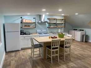 2nd floor studio apartment - Image 4