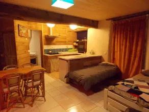 4-bed apartment with terrace. - Image 3